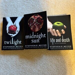 Twilight Book Bundle by Stephenie Meyer